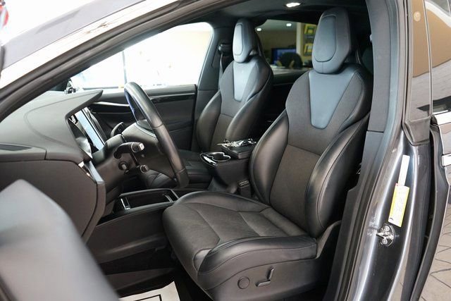 Used 2017 Tesla Model X 75D image 3