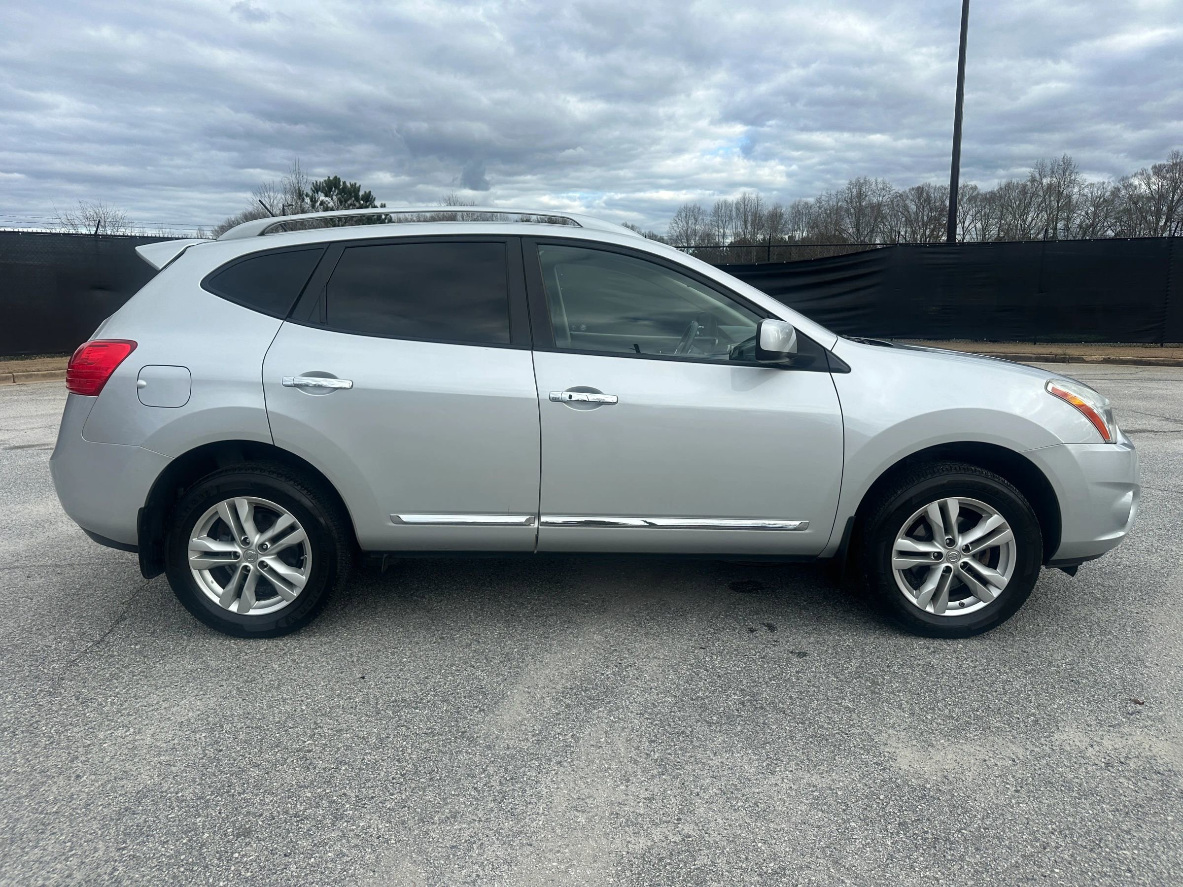 Used 2012 Nissan Rogue SV AWD/4WD image 6