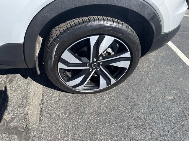 Used 2023 Volvo XC40 B5 Ultimate w/ Protection Package Premier AWD/4WD image 17