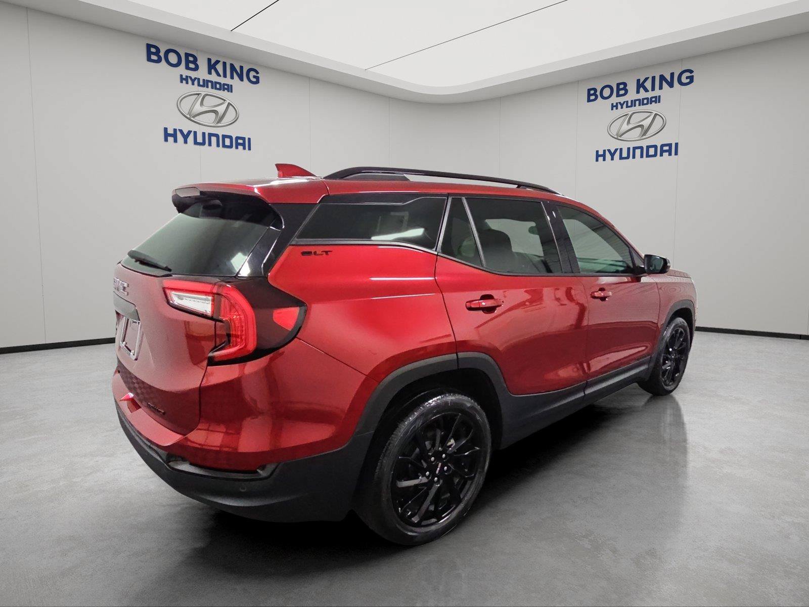 Used 2024 GMC Terrain SLT w/ Tech Package AWD/4WD image 5