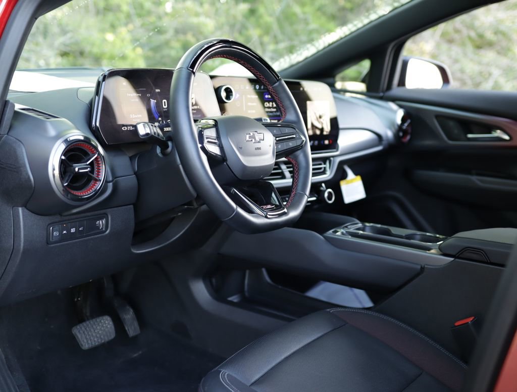 Used 2024 Chevrolet Equinox EV RS w/ Active Safety Package 3 FWD image 9