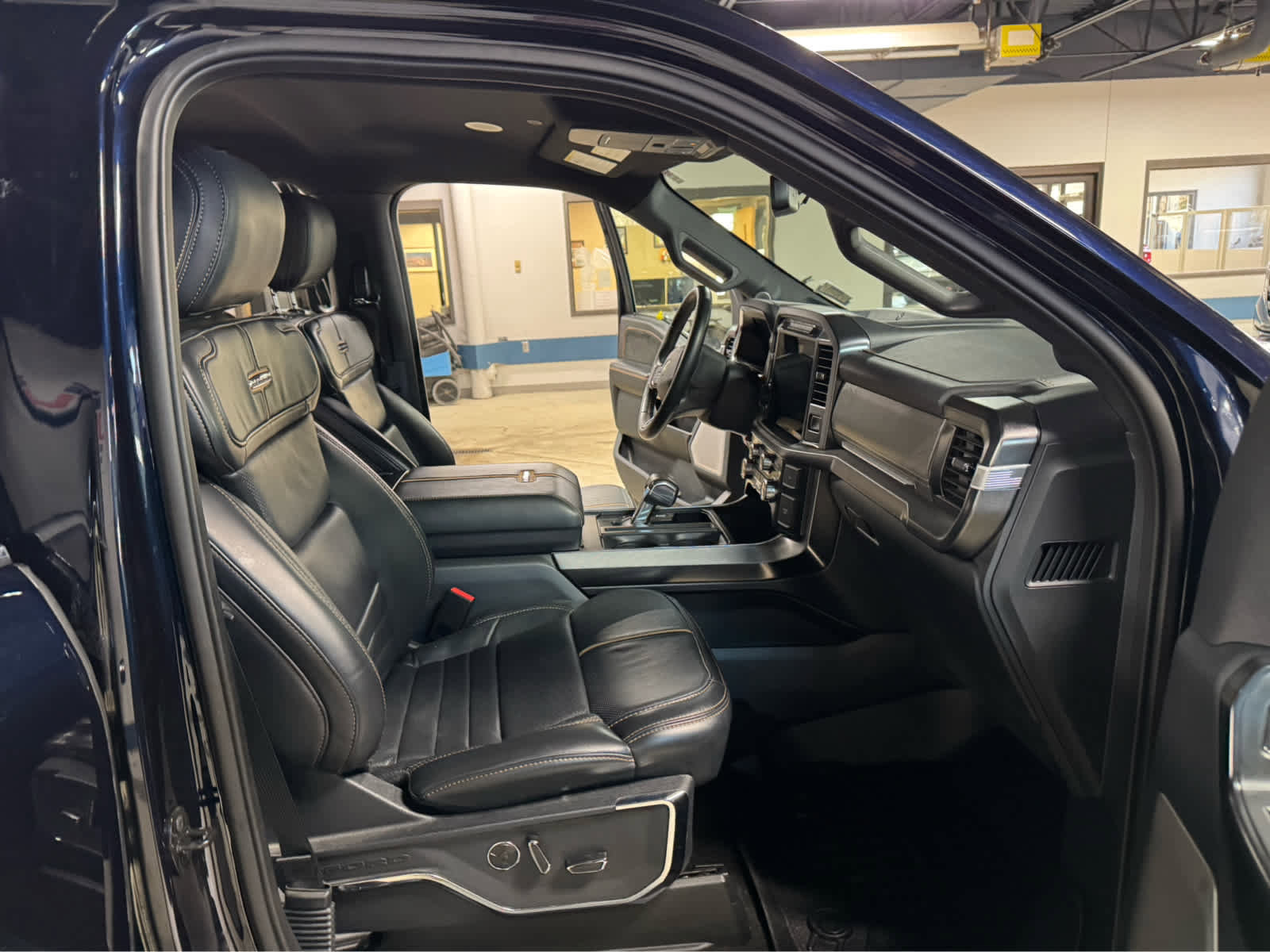 Used 2022 Ford F150 Platinum w/ Equipment Group 701A High image 9