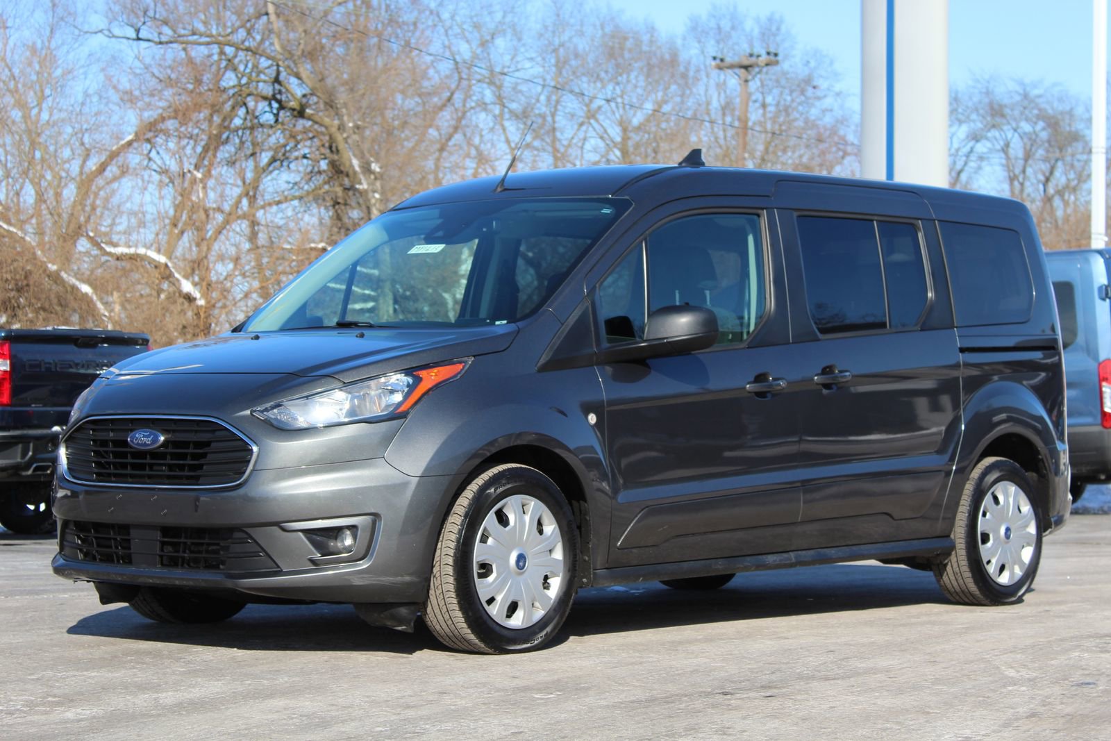 Used 2023 Ford Transit Connect XLT image 3