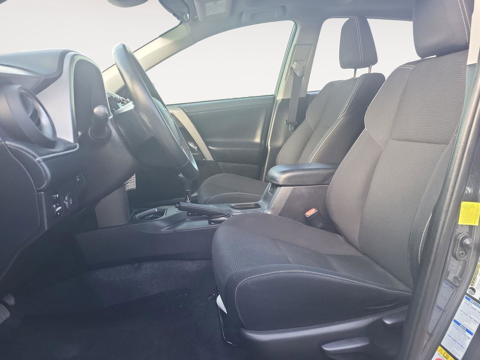 Used 2018 Toyota RAV4 XLE image 10