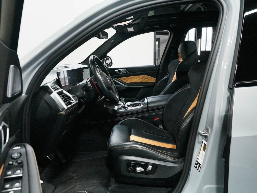 Used 2025 BMW X5 M Competition w/ Executive Package image 28