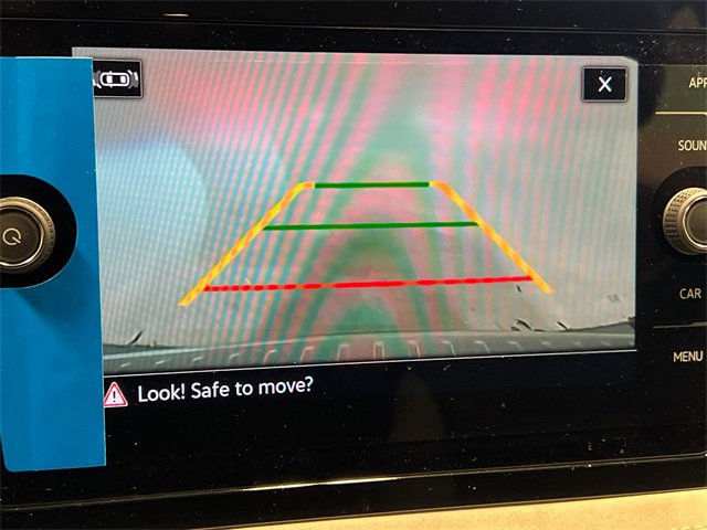 New 2026 Volkswagen Taos SE image 17