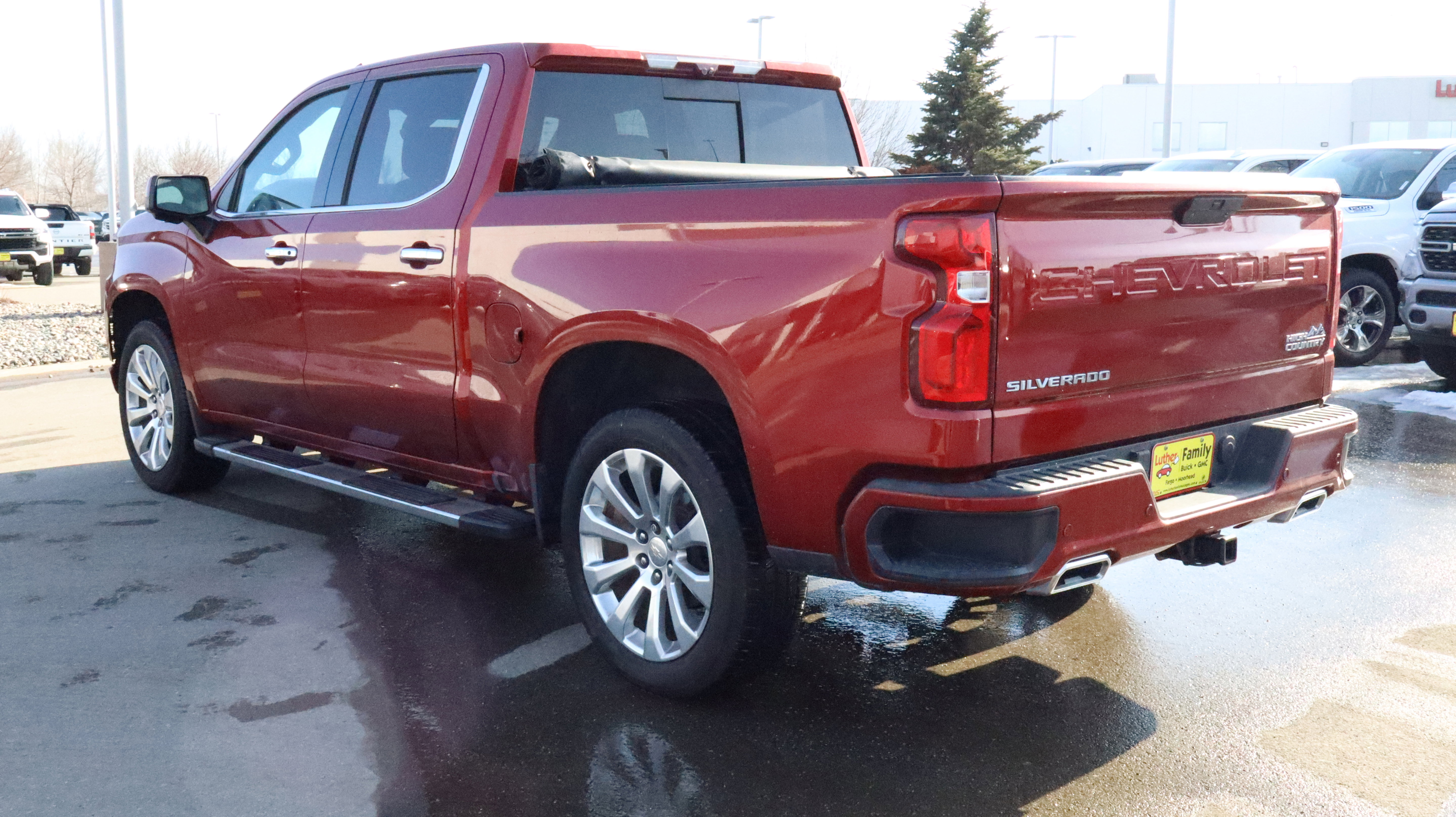 Certified 2022 Chevrolet Silverado 1500 High Country w/ Technology Package image 5