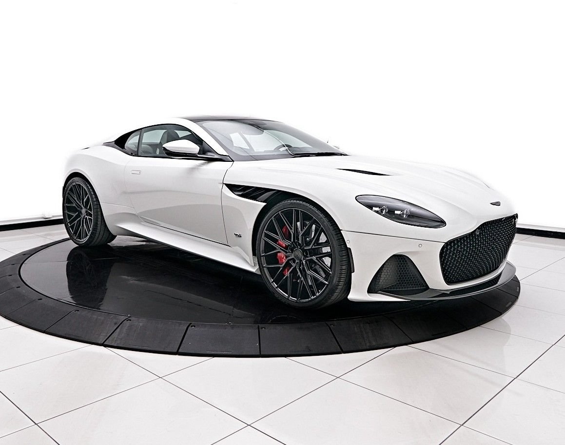 Used 2023 Aston Martin DBS Coupe RWD image 4