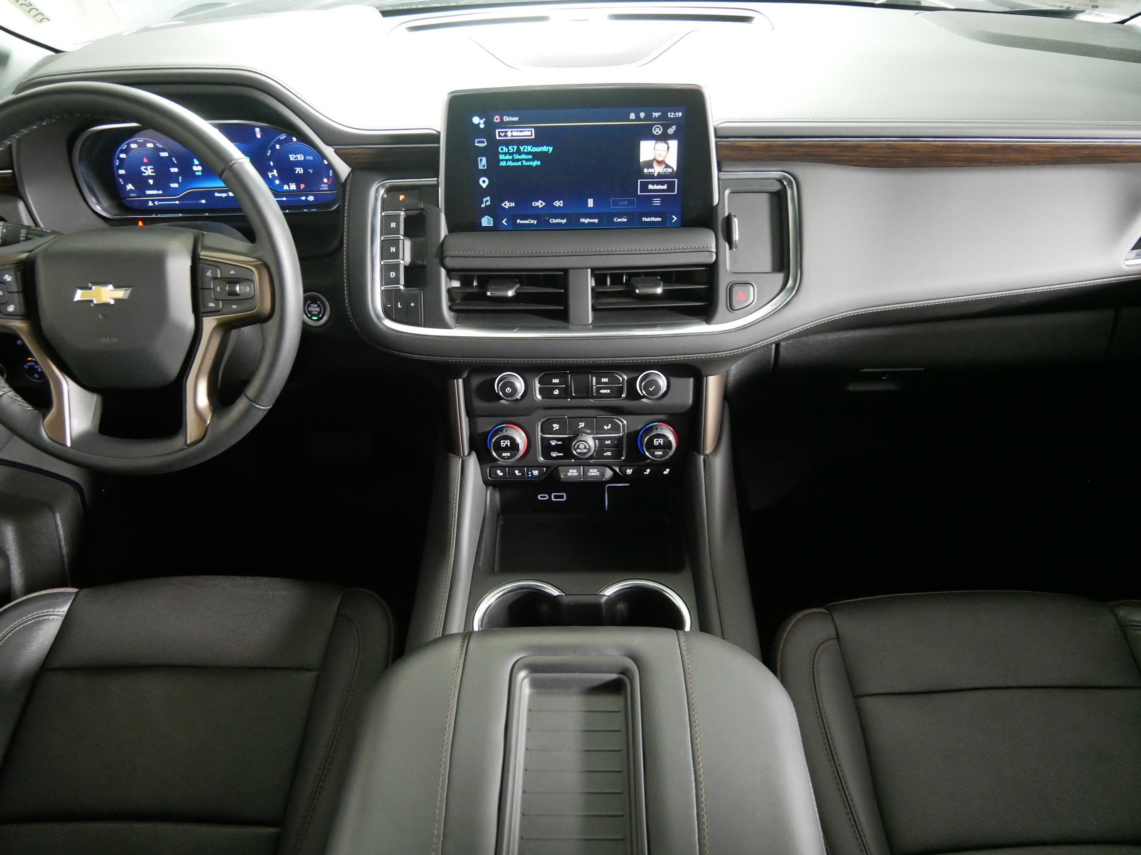 Used 2024 Chevrolet Tahoe High Country AWD/4WD image 10