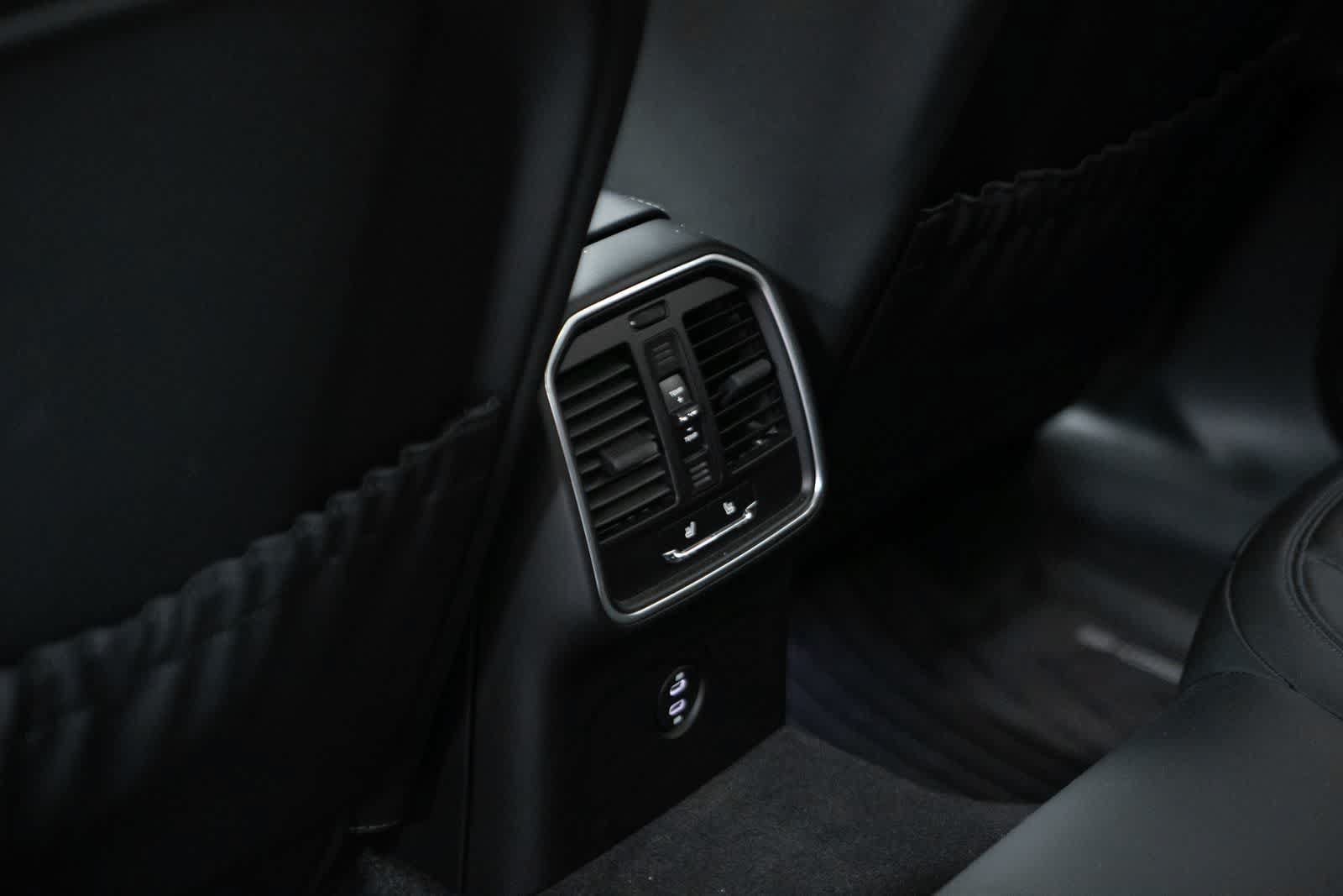 Certified 2026 Porsche Macan image 36