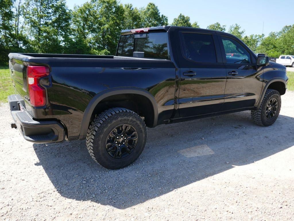 New 2026 Chevrolet Silverado 1500 ZR2 w/ Dark Appearance Package AWD/4WD image 4