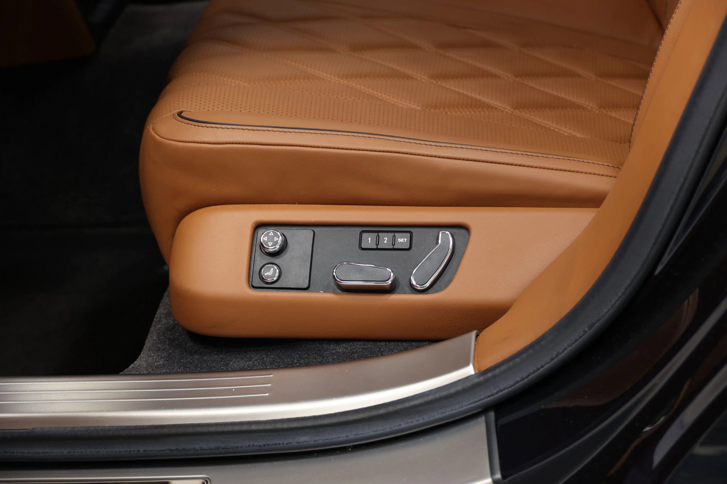 Used 2014 Bentley Flying Spur W12 image 41