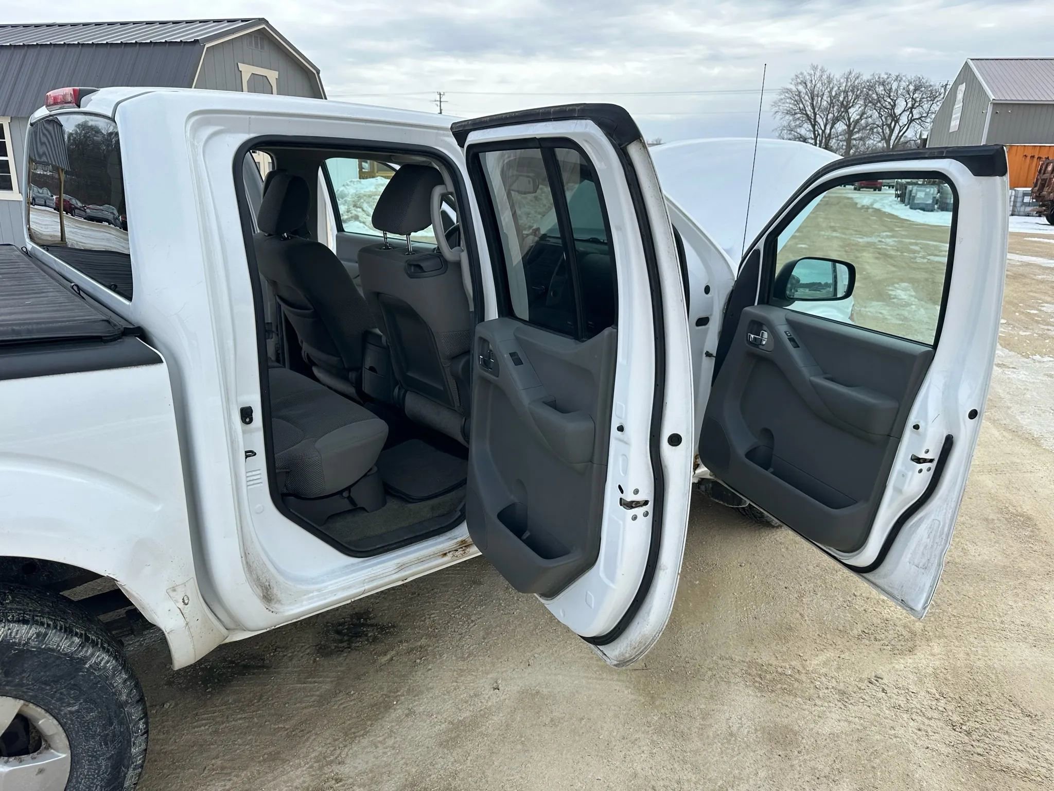 Used 2011 Nissan Frontier SV w/ SV Premium Utility Pkg image 13