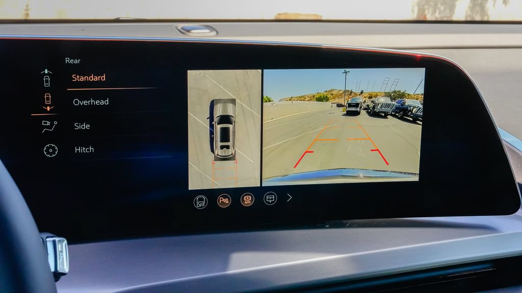 New 2027 Cadillac Vistiq Sport w/ LPO, Floor Liner Package AWD/4WD image 20