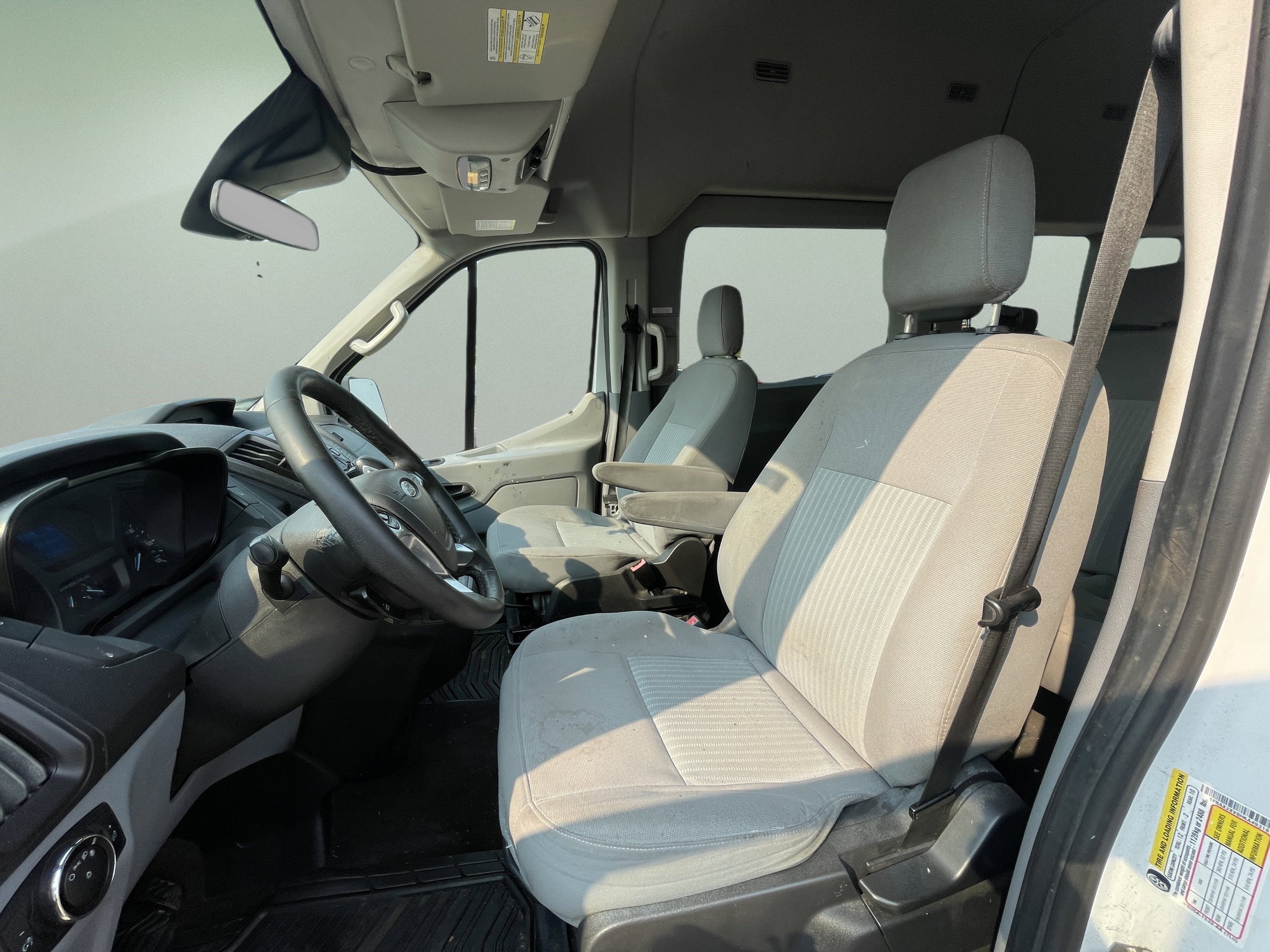 Used 2017 Ford Transit 350 XLT RWD image 7