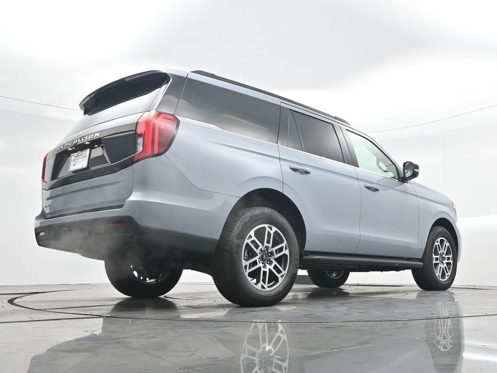 New 2026 Ford Expedition Active image 41