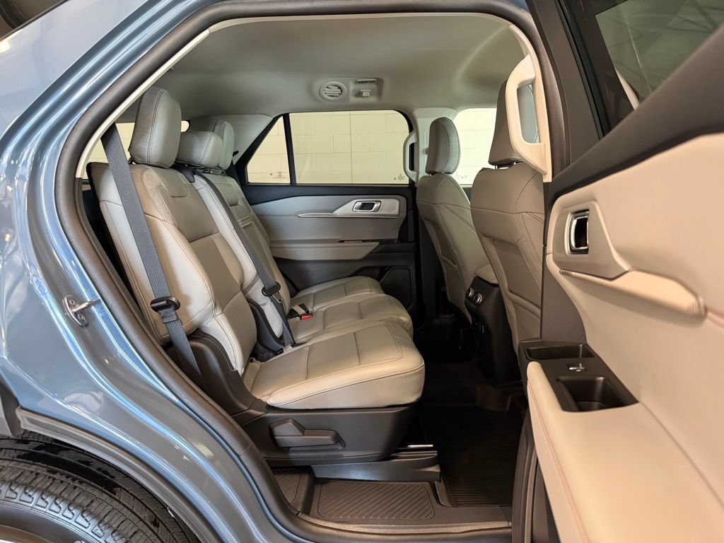 Certified 2025 Ford Explorer Active w/ Active Comfort Package AWD/4WD image 34