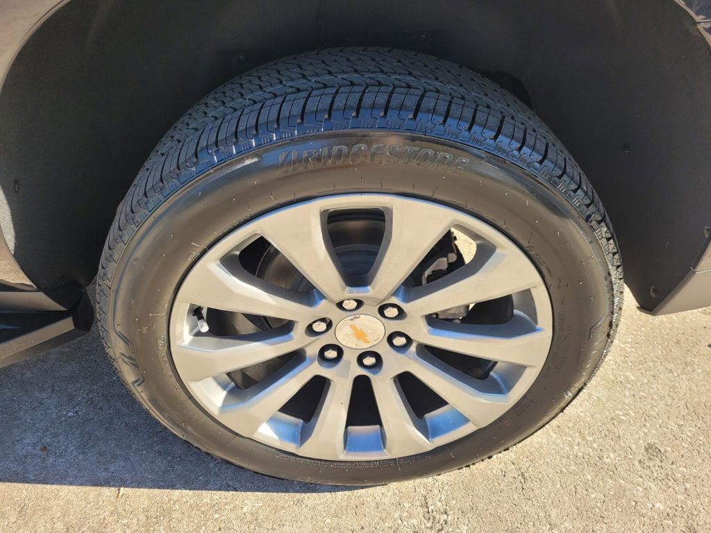 New 2026 Chevrolet Suburban Premier w/ Sun And Tow Package image 23