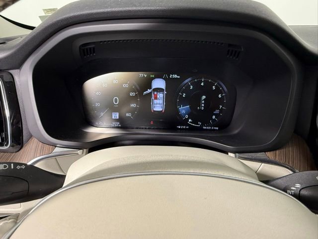 Used 2021 Volvo XC60 T5 Momentum w/ Climate Package image 17