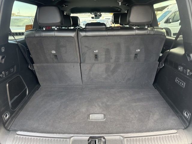 Certified 2024 Jeep Wagoneer Series III w/ Flexible Seating Group image 31