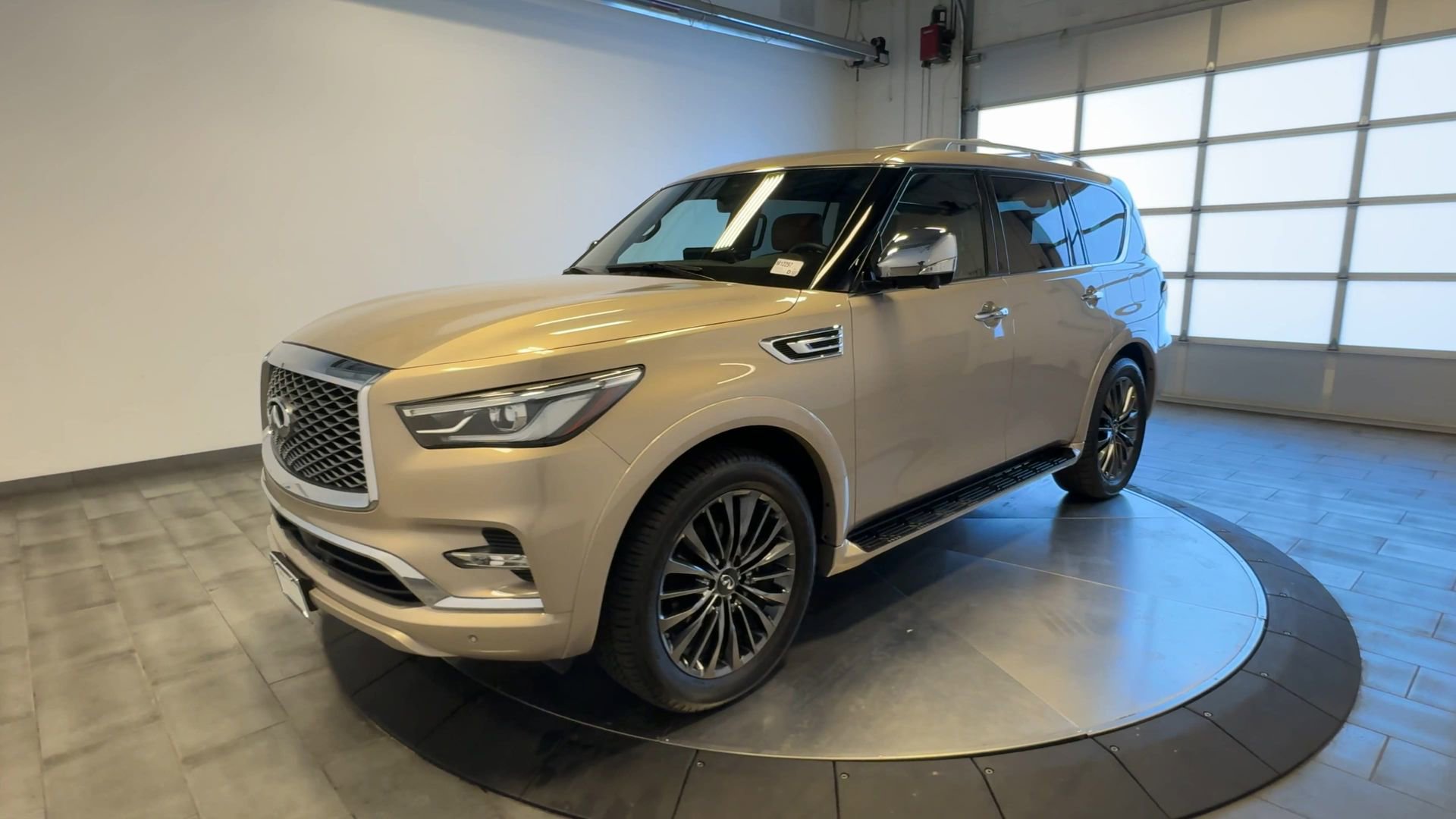 Certified 2023 INFINITI QX80 Sensory w/ Cargo Package AWD/4WD image 4