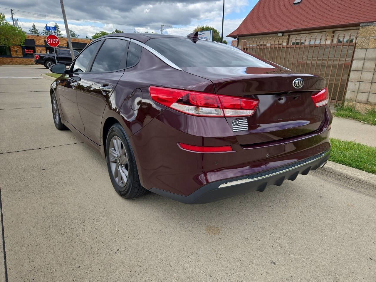 Used 2020 Kia Optima LX image 17
