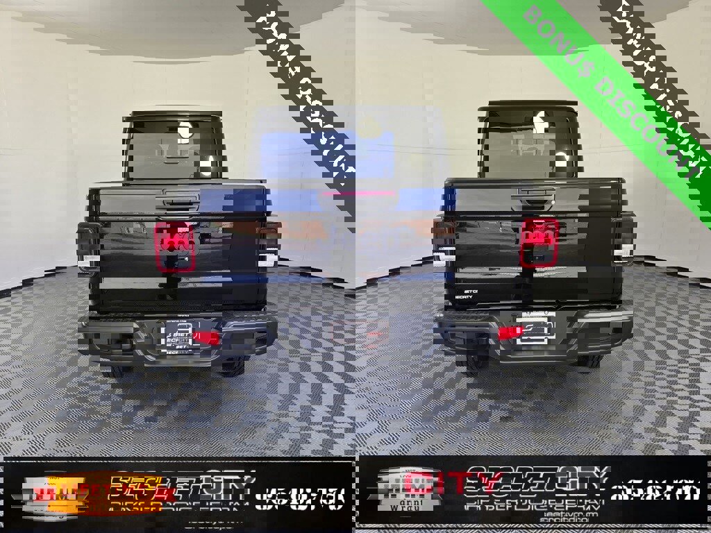 New 2025 Jeep Gladiator Sport image 6