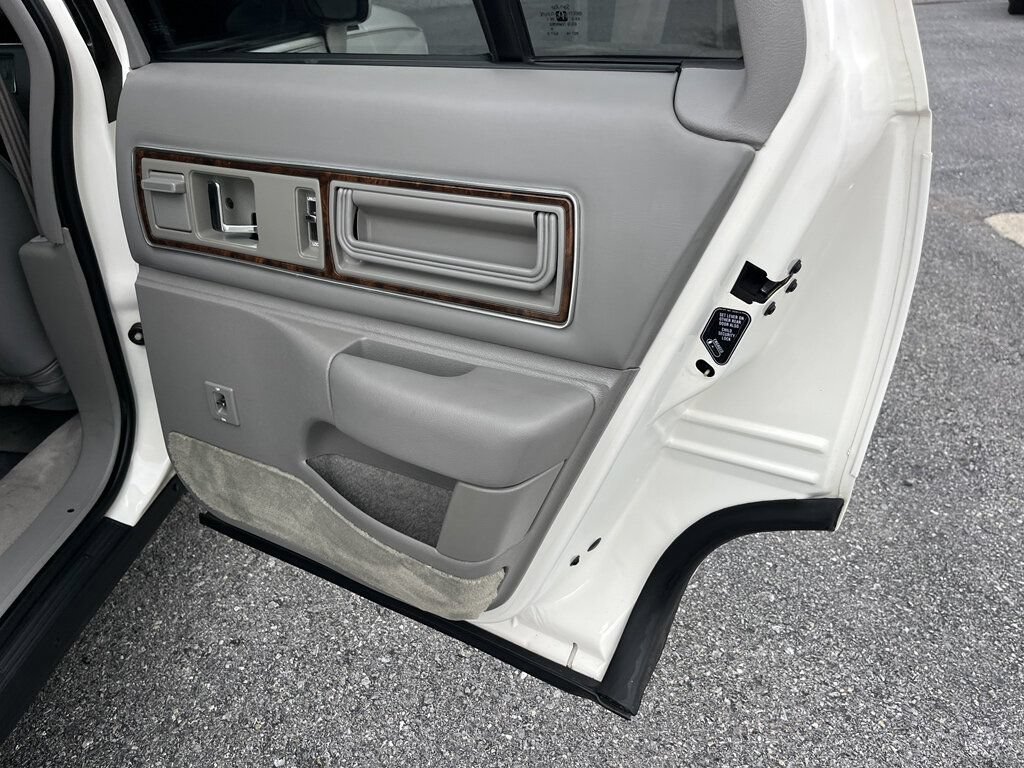 Used 1992 Buick Roadmaster Sedan RWD image 45
