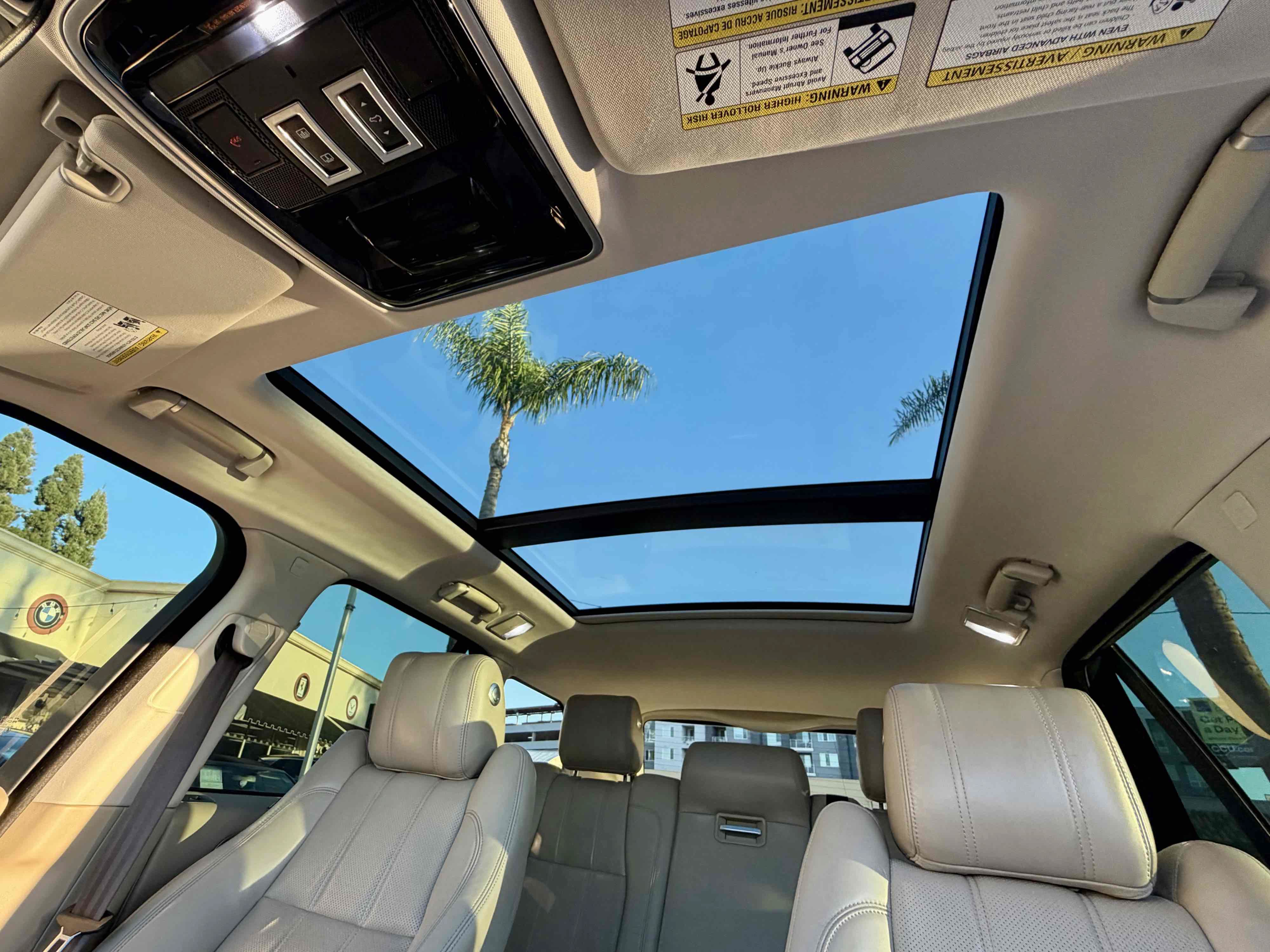 Used 2016 Land Rover Range Rover Supercharged AWD/4WD image 30