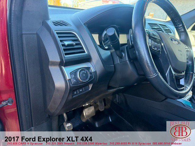 Used 2017 Ford Explorer XLT w/ Equipment Group 202A AWD/4WD image 19