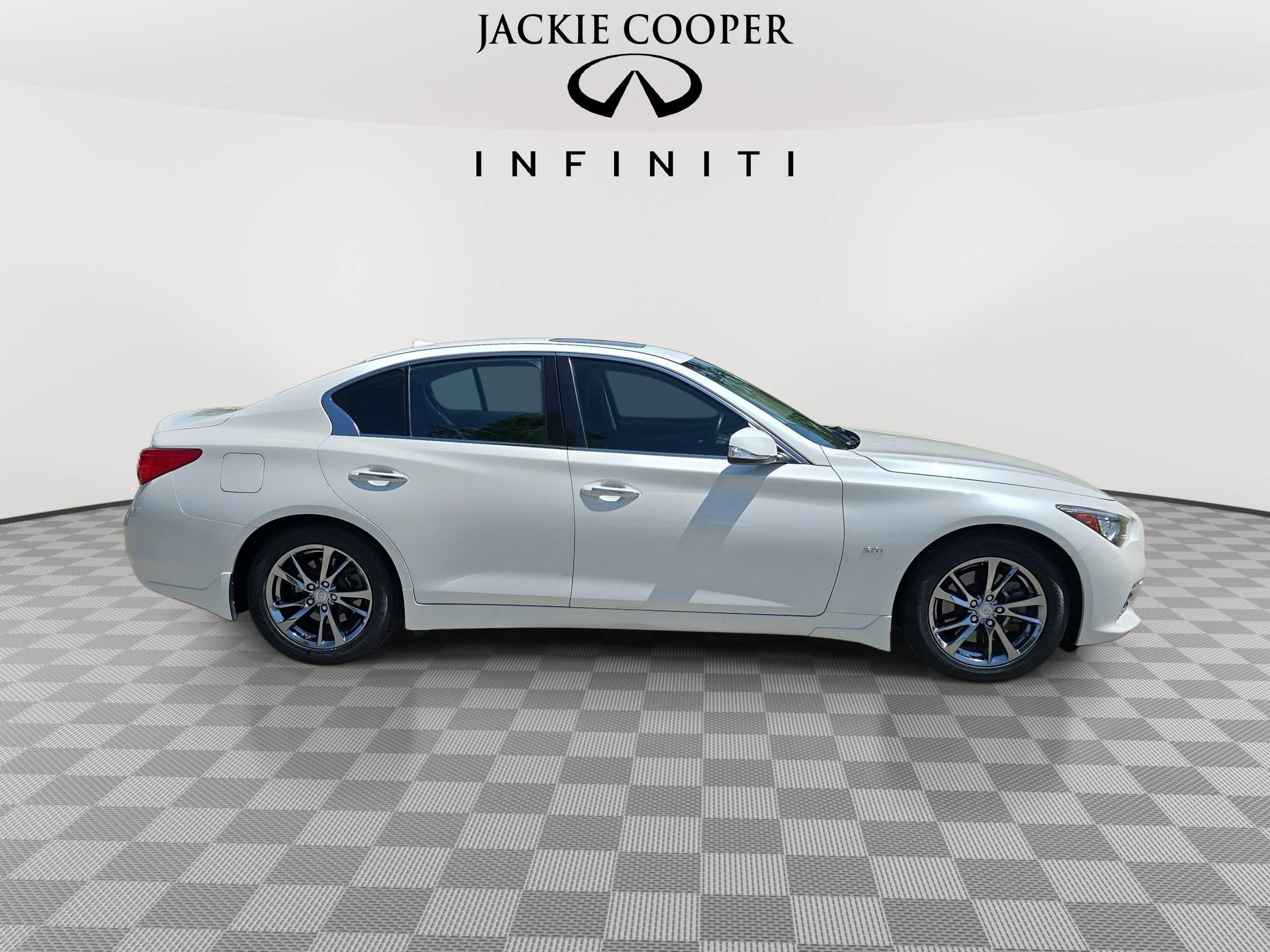 Certified 2017 INFINITI Q50 Signature Edition w/ Cargo Package (L95) RWD image 4