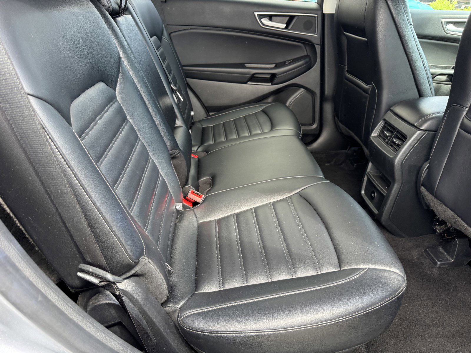 Used 2024 Ford Edge SEL image 10