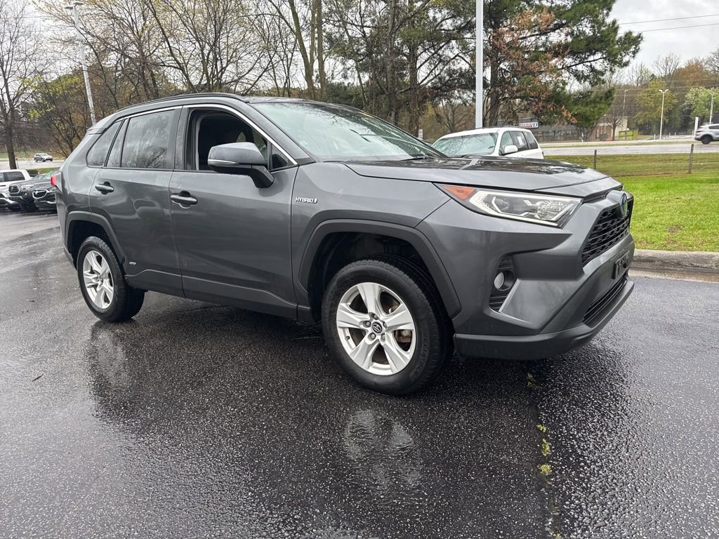 Used 2021 Toyota RAV4 XLE w/ Convenience Package image 7