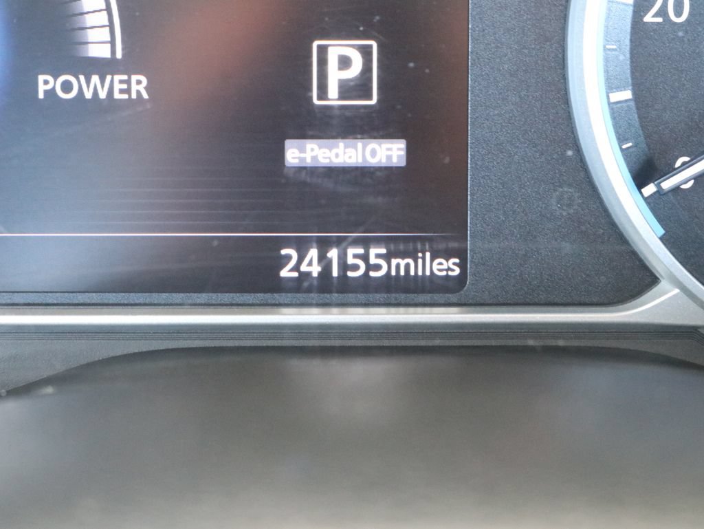 Used 2025 Nissan Leaf S FWD image 14