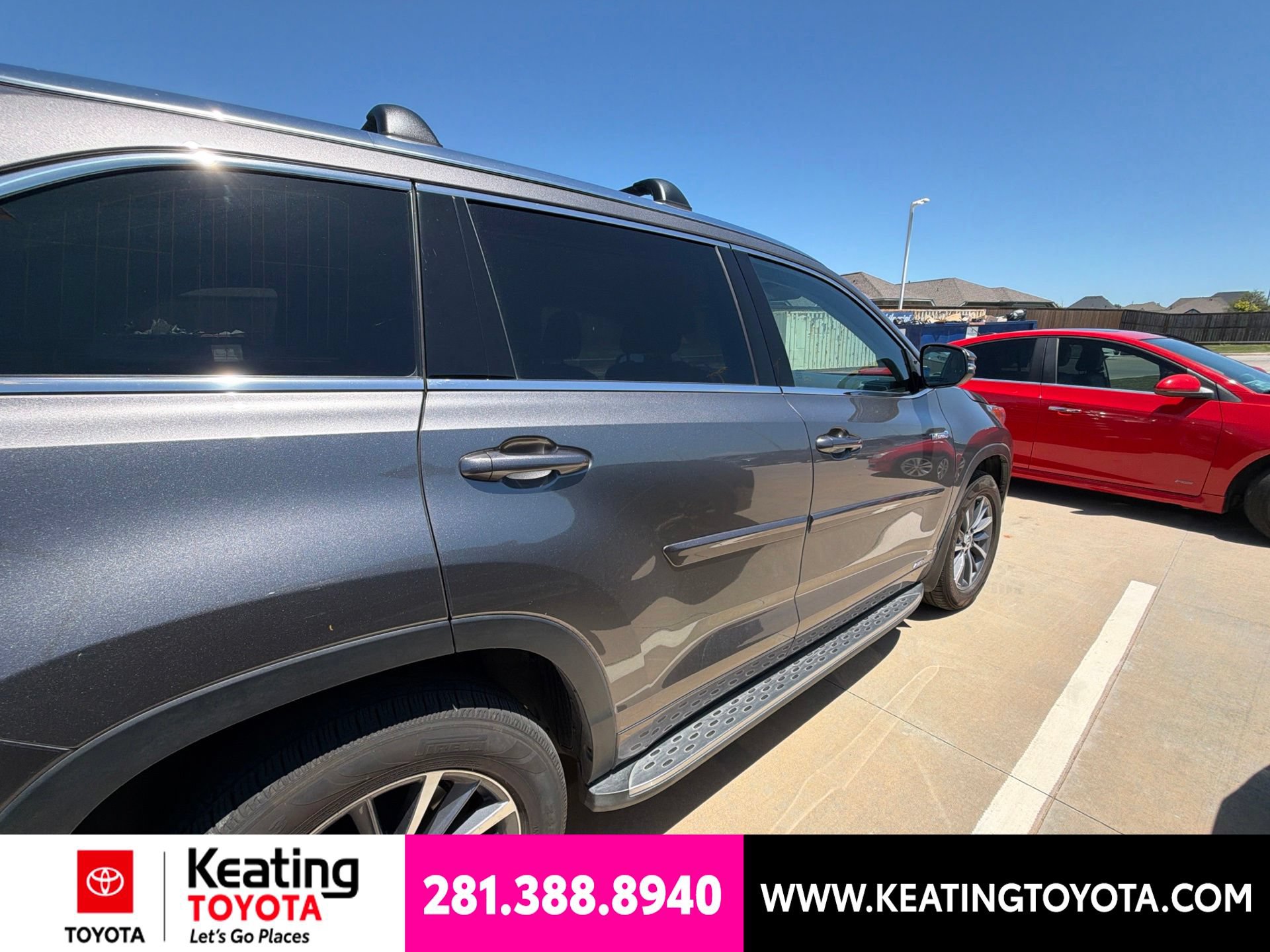 Used 2018 Toyota Highlander XLE AWD/4WD image 2