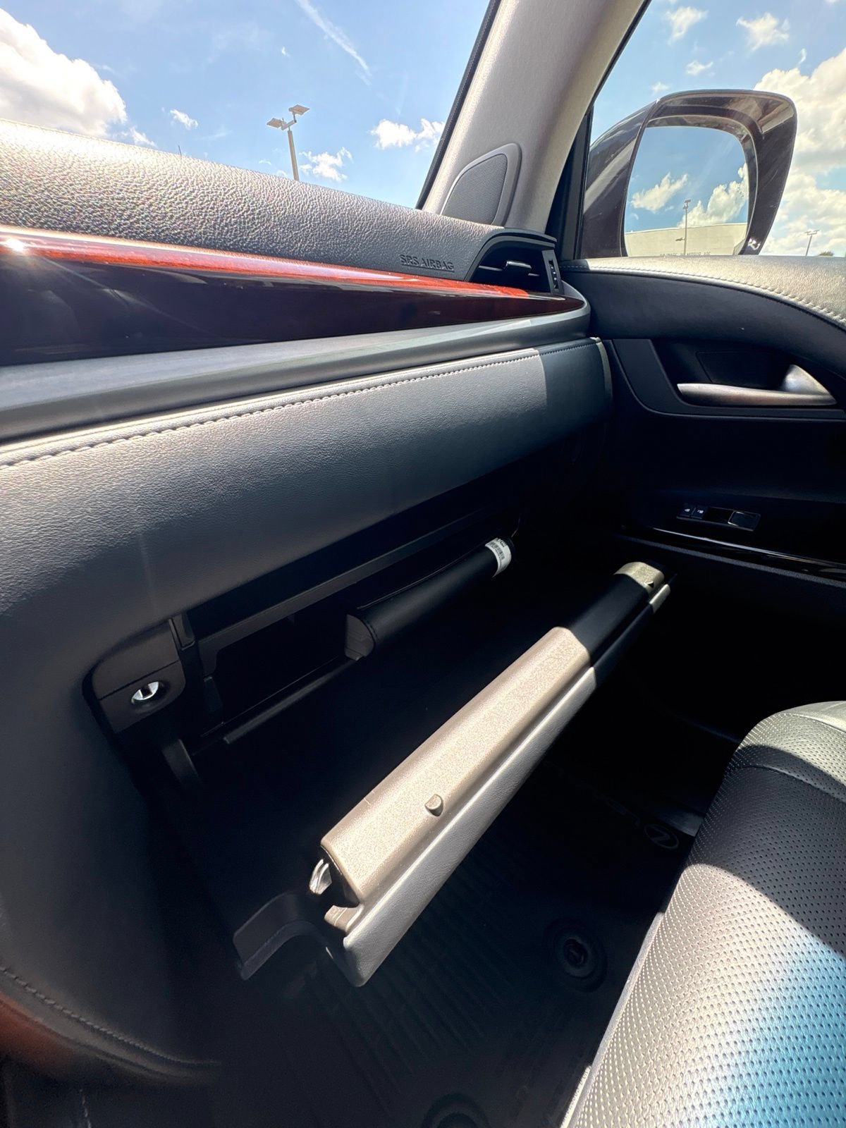 Used 2019 Lexus LX 570 4WD w/ Luxury Package image 35