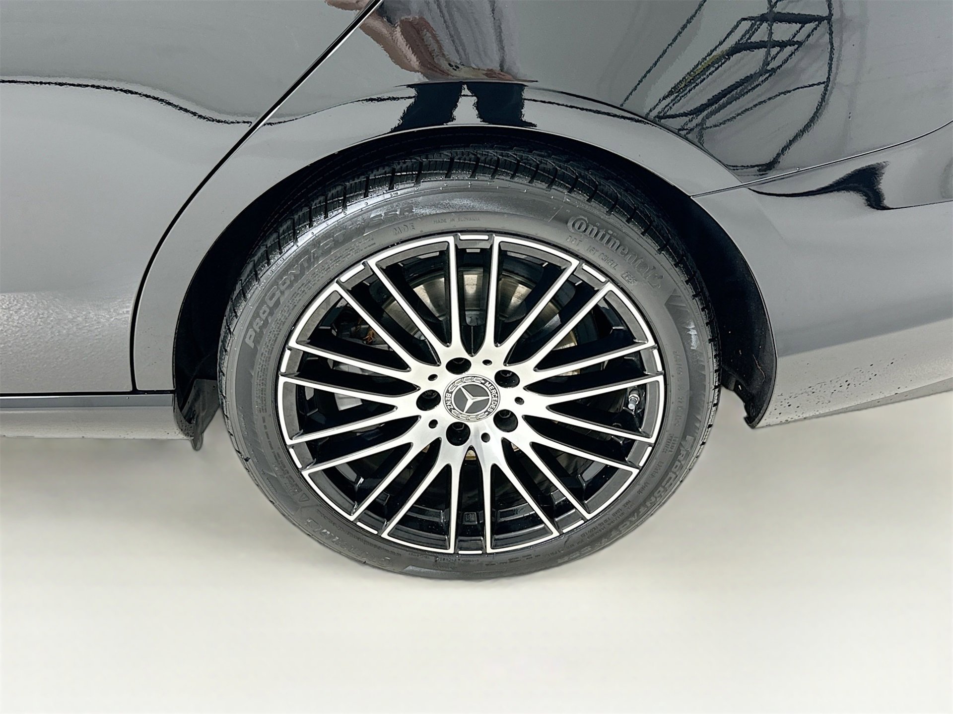 Used 2025 Mercedes-Benz C 300 4MATIC Sedan image 34