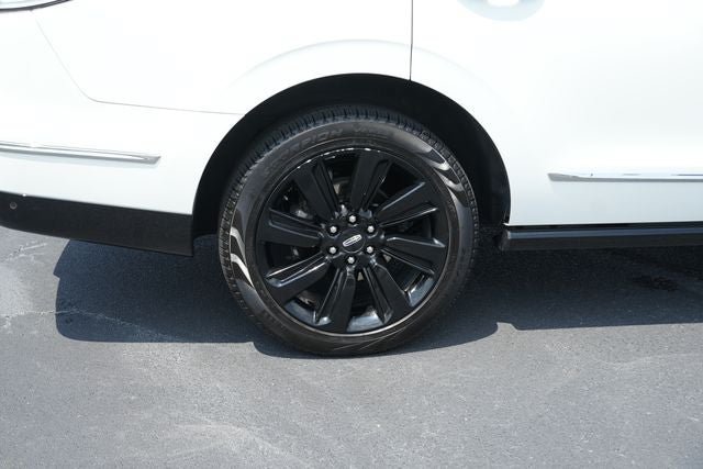 Used 2024 Lincoln Navigator Reserve AWD/4WD image 10