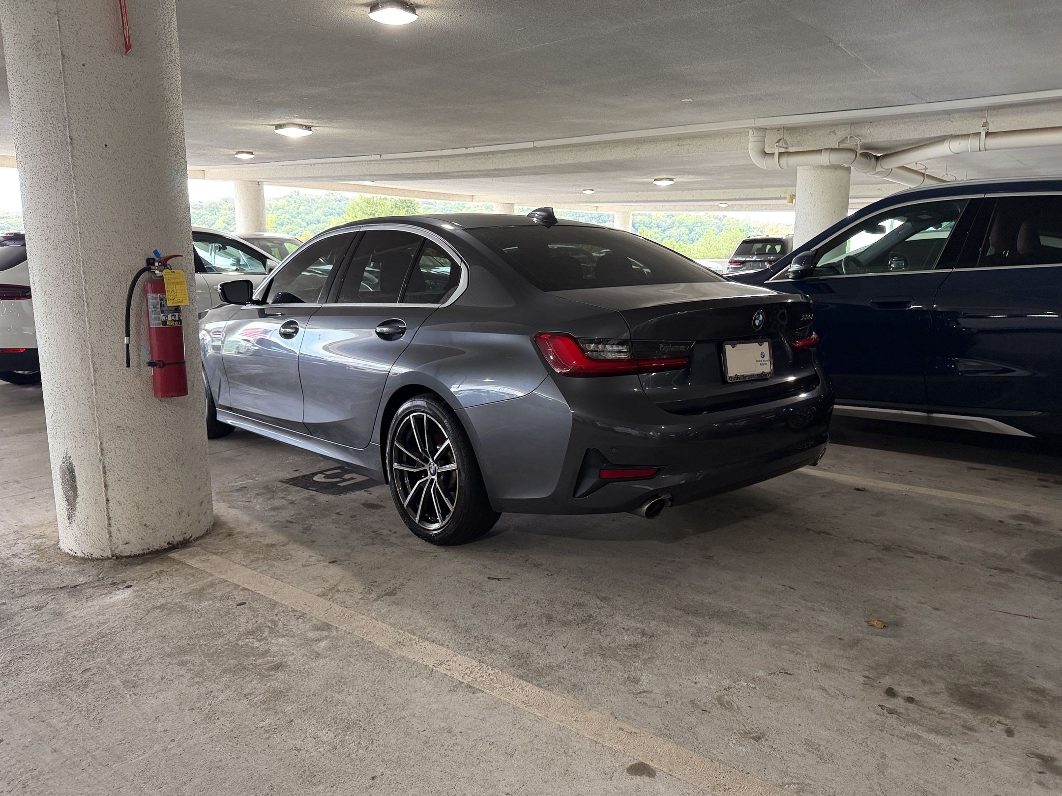 Used 2021 BMW 330i Sedan w/ Convenience Package RWD image 2