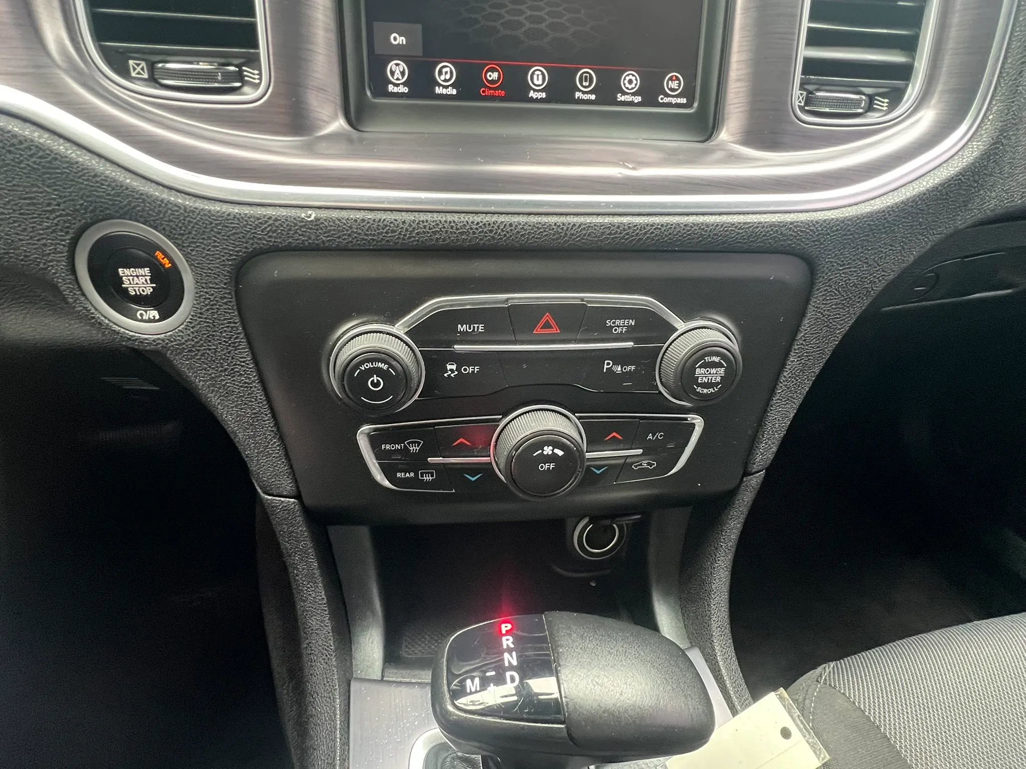Used 2018 Dodge Charger SXT RWD image 23