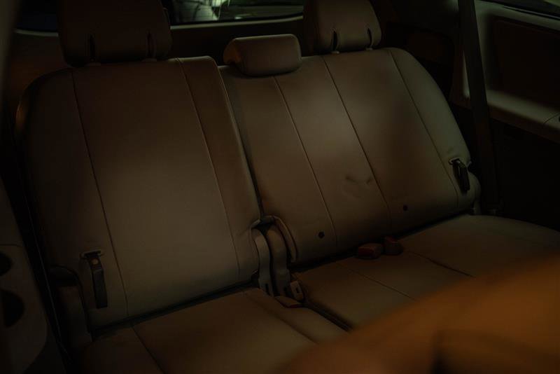 Used 2012 Toyota Sienna XLE image 12