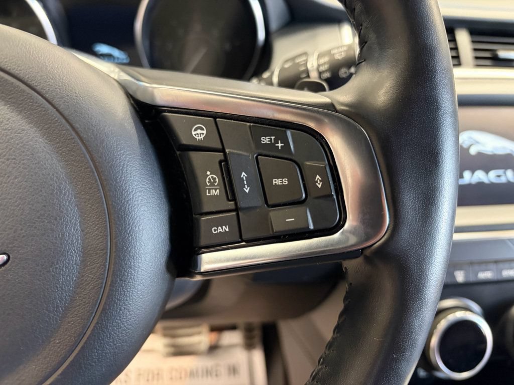 Used 2019 Jaguar E-PACE R-Dynamic SE AWD/4WD image 12