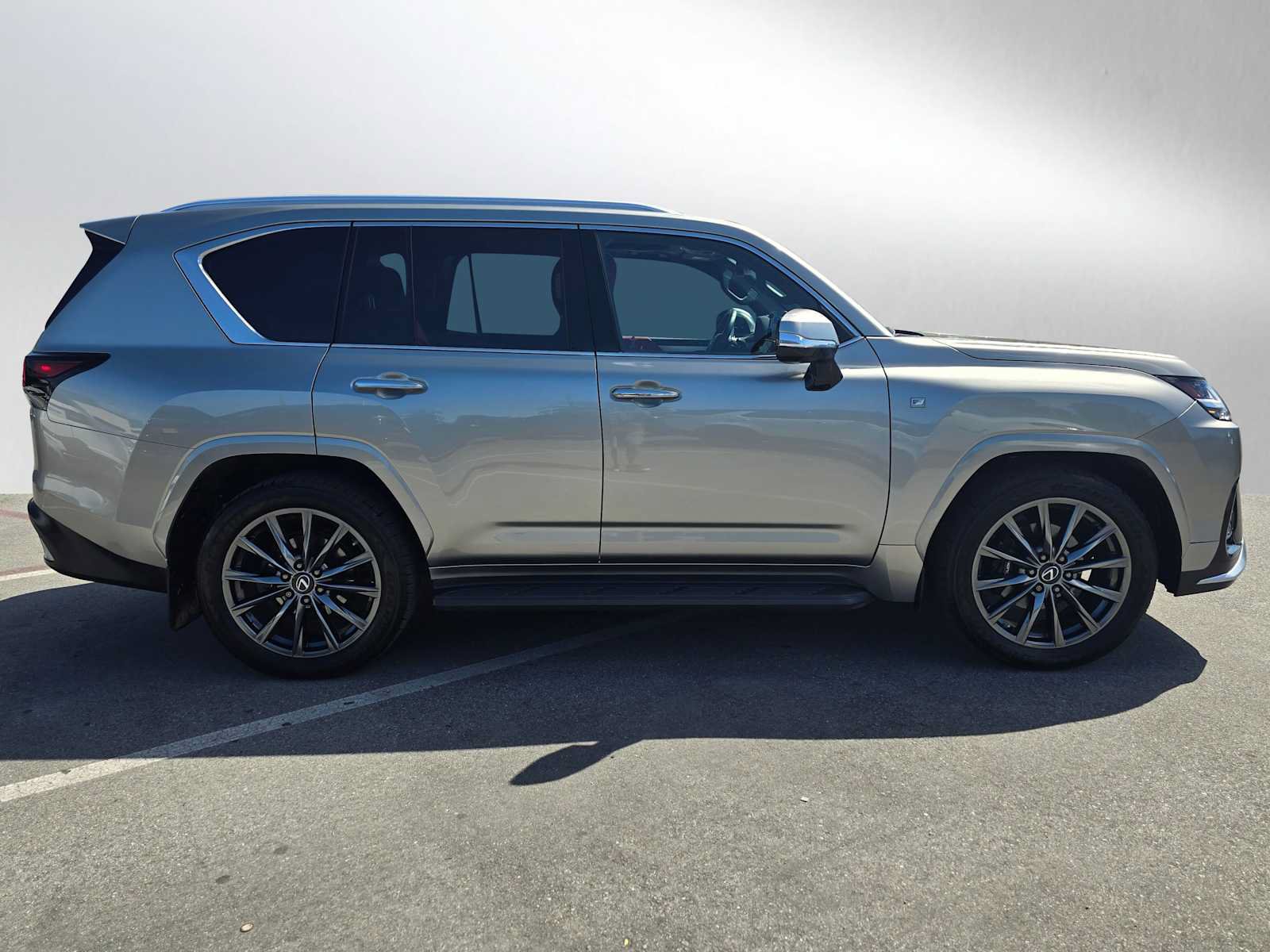 Used 2023 Lexus LX 600 F Sport w/ Accessory Package (Z1) AWD/4WD image 6