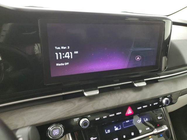 Used 2024 Kia Carnival EX image 29
