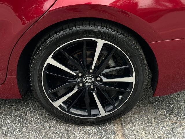 Used 2018 Toyota Camry XSE image 11