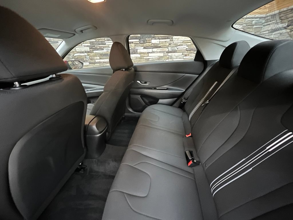 Used 2023 Hyundai Elantra SEL w/ Convenience Package FWD image 47