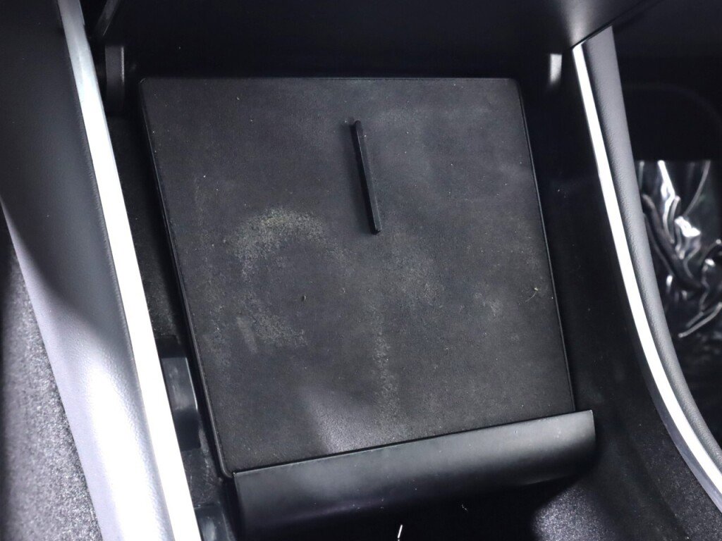 Used 2020 Tesla Model Y Long Range image 25