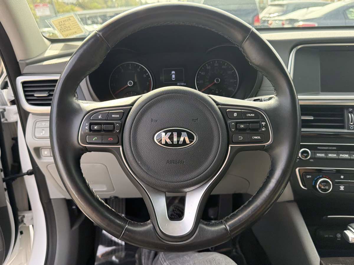 Used 2018 Kia Optima EX image 21