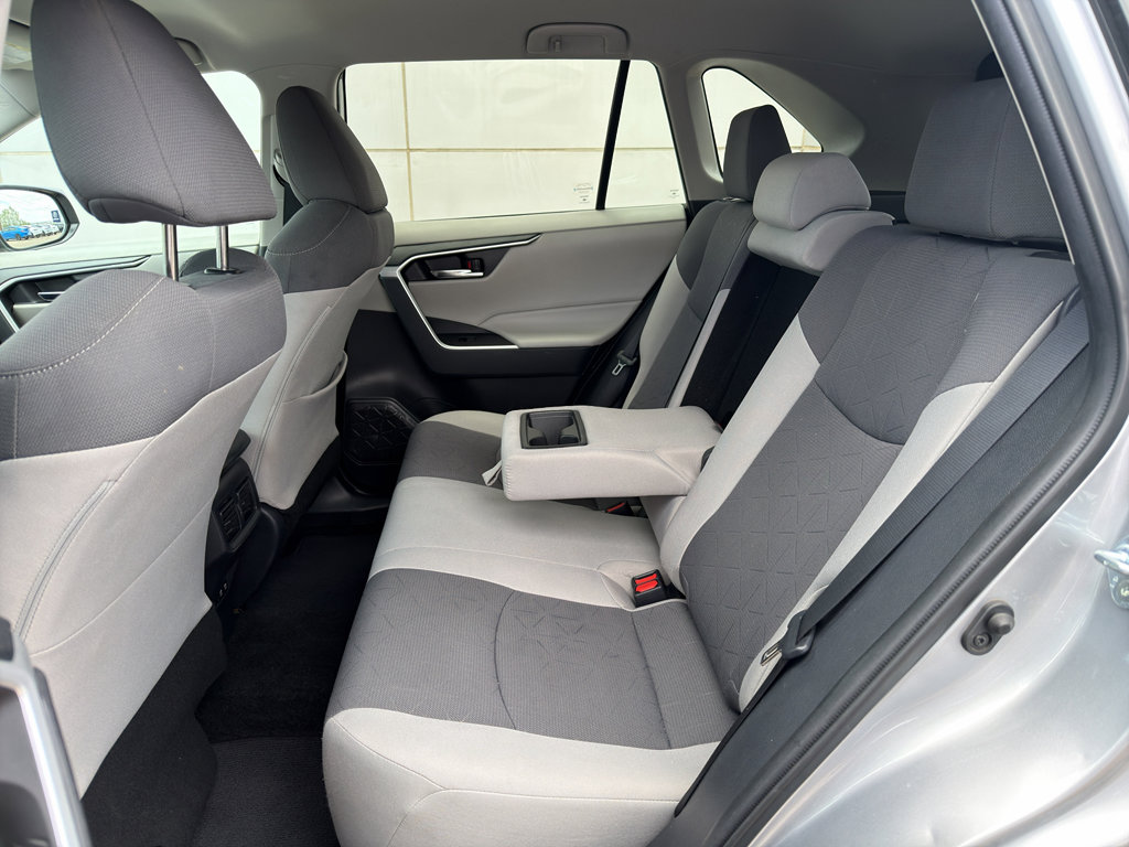 Used 2021 Toyota RAV4 XLE w/ Carpet Mat Package (TMS) AWD/4WD image 12