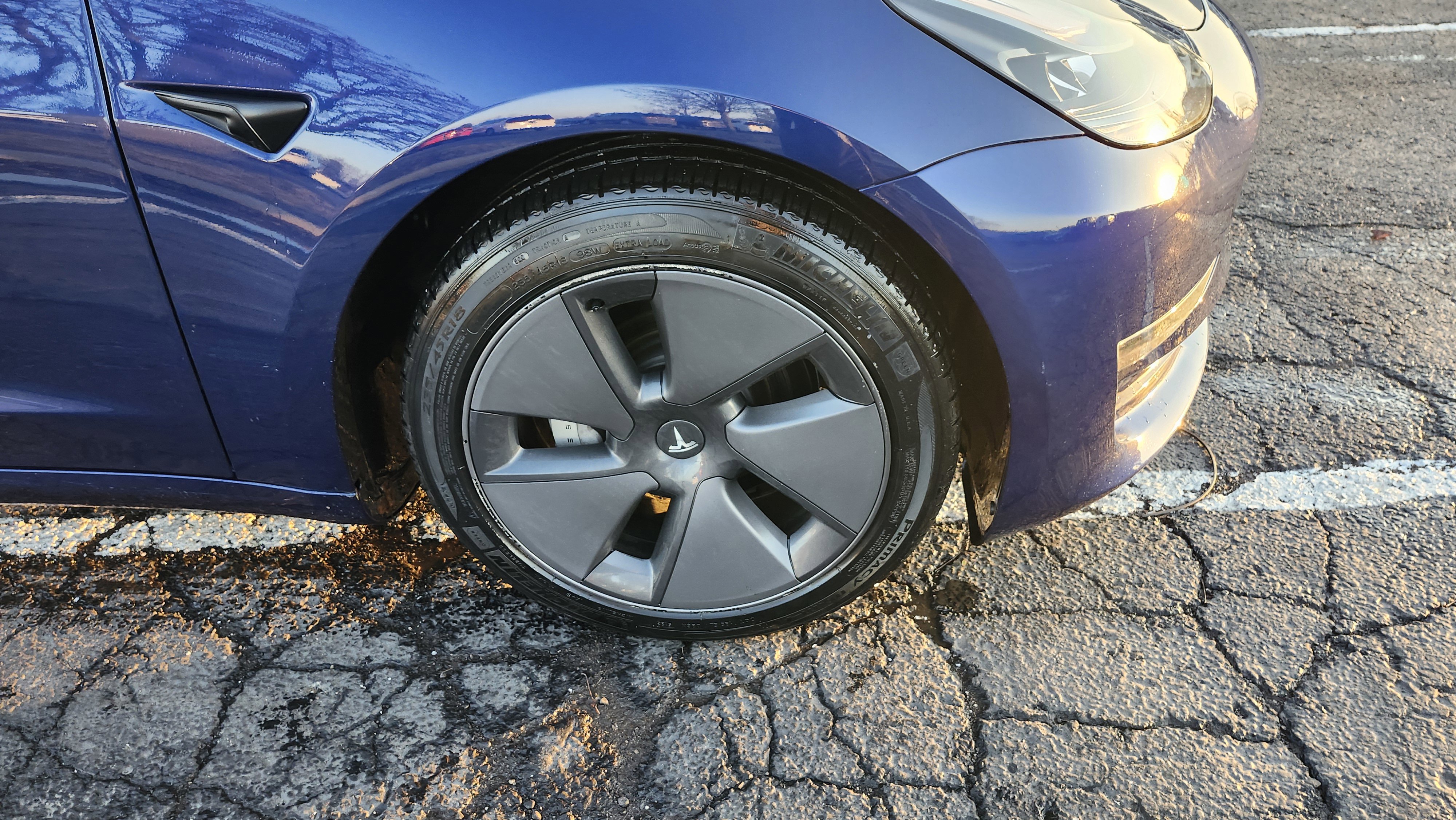 Used 2023 Tesla Model 3 Standard Range image 10